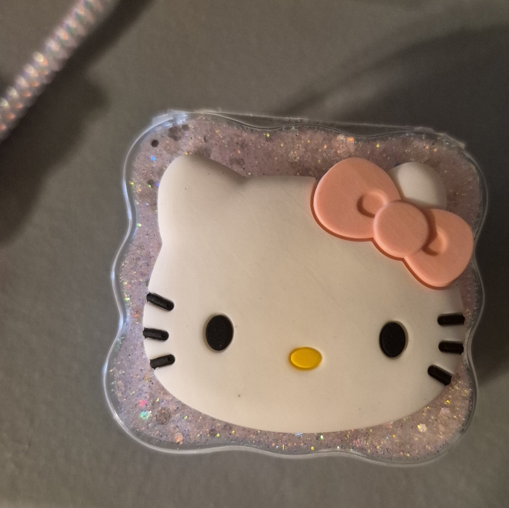 Hello Kitty Charger Protector Set - Picture 3 of 4